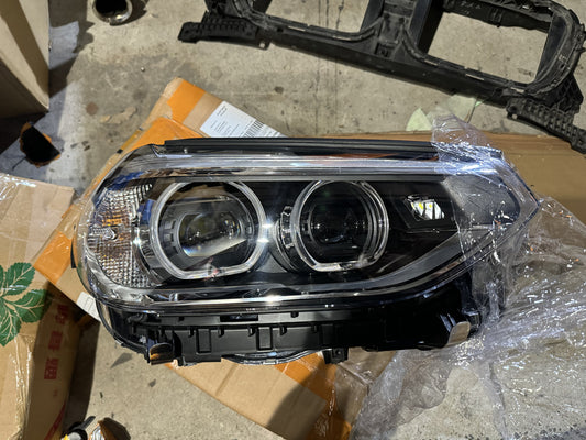 Genuine BMW Head Light (Right Hand Side) - BMW IX3 X3 X4 G01 G02 8496818-01 le15a6371