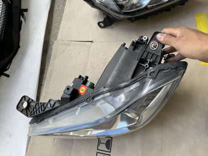 Genuine Head Light (Left) - Ghibli M157 (14-17)