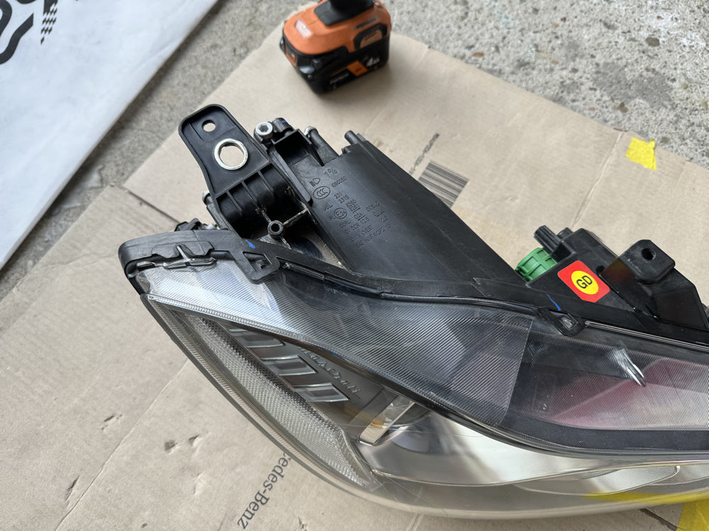 Genuine Head Light (Right) - Ghibli M157 (14-17)