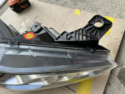 Genuine Head Light (Right) - Ghibli M157 (14-17)